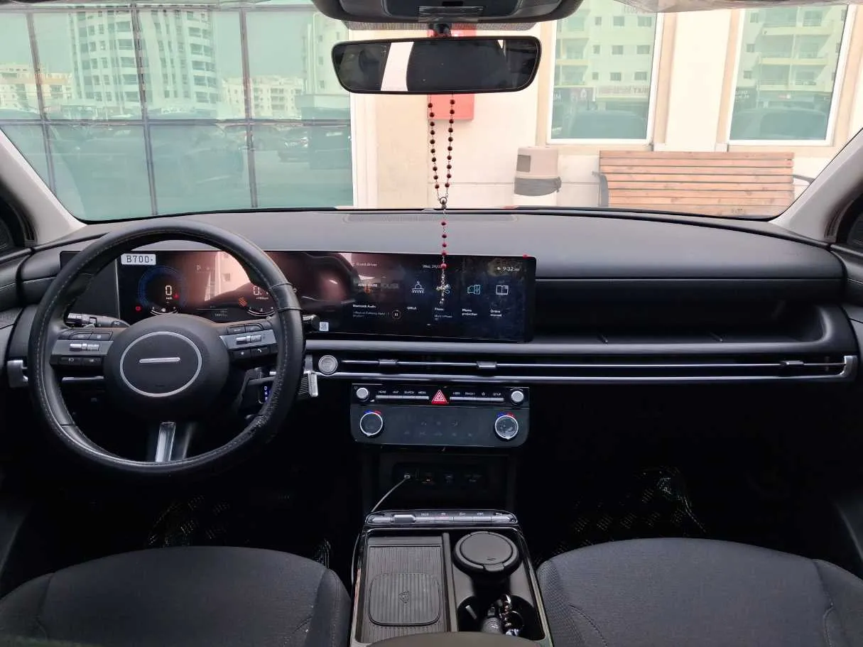 Car image 19