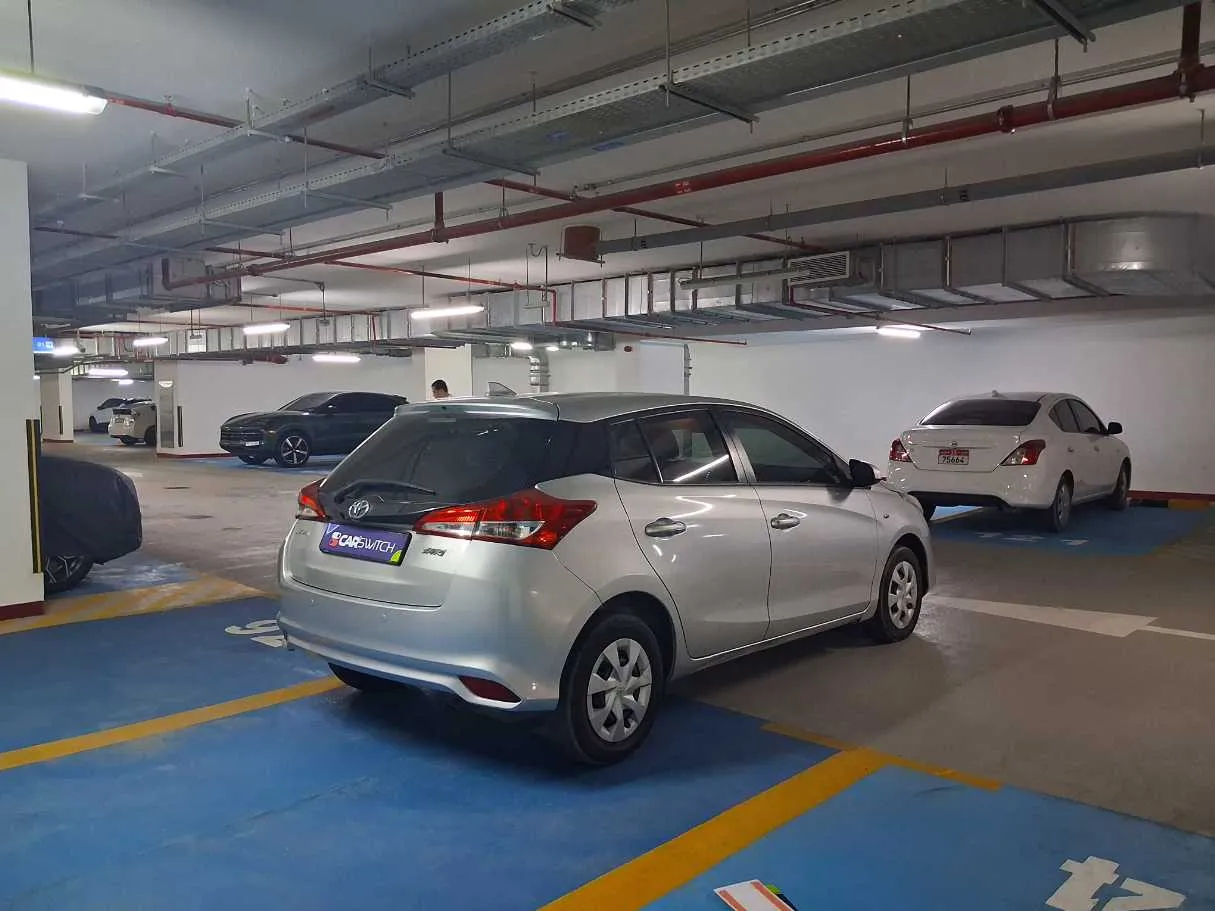 Car image 5