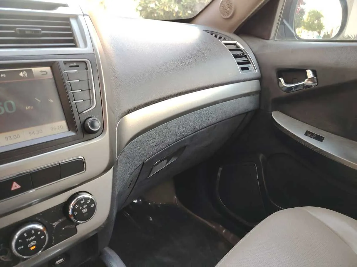 Car image 24