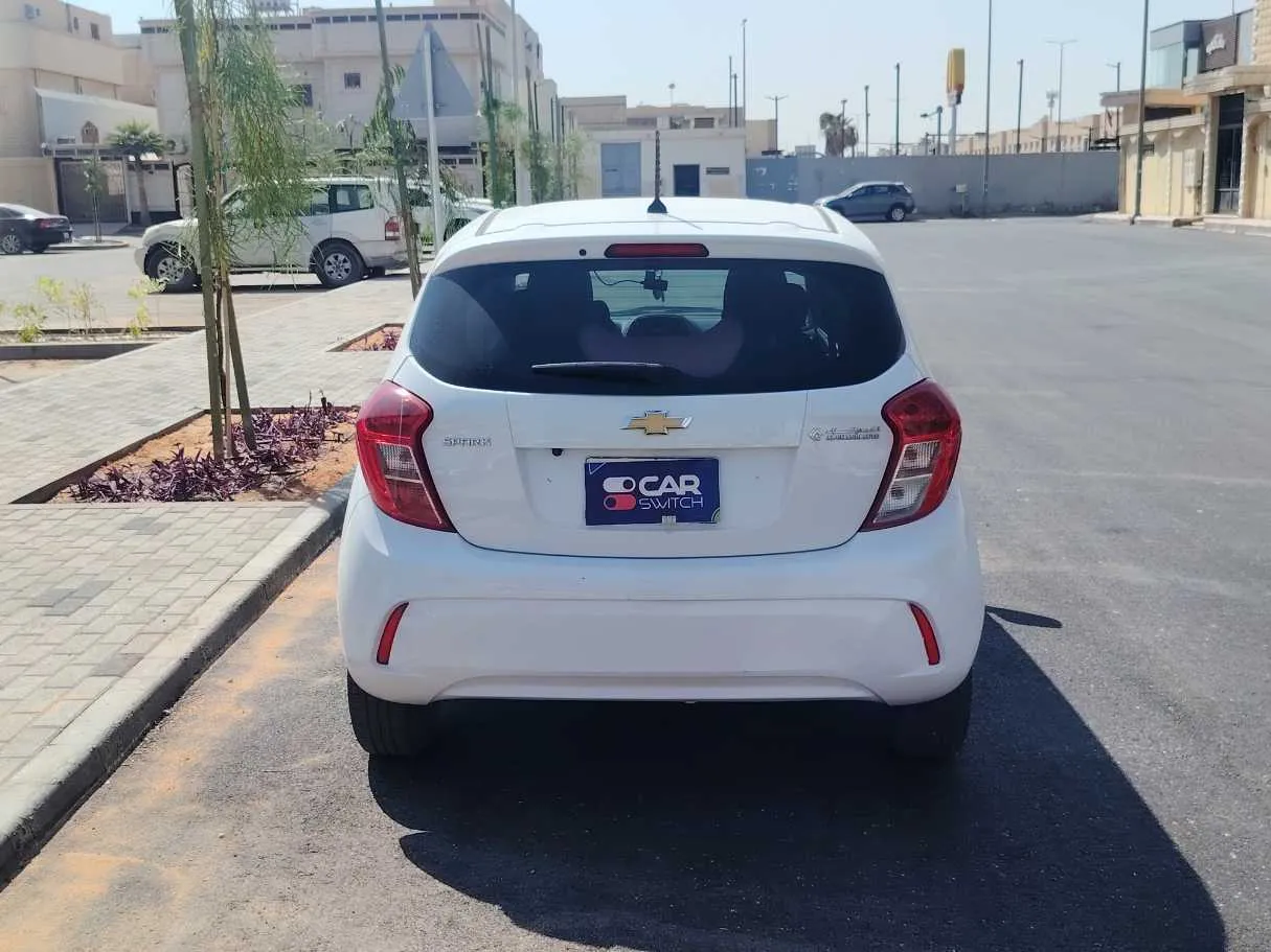 Car image 6