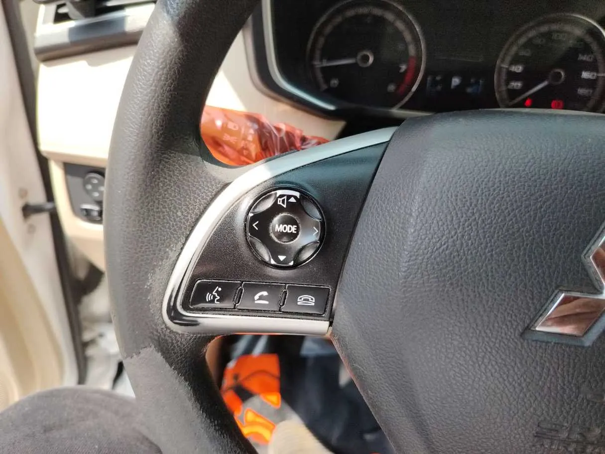 Car image 30