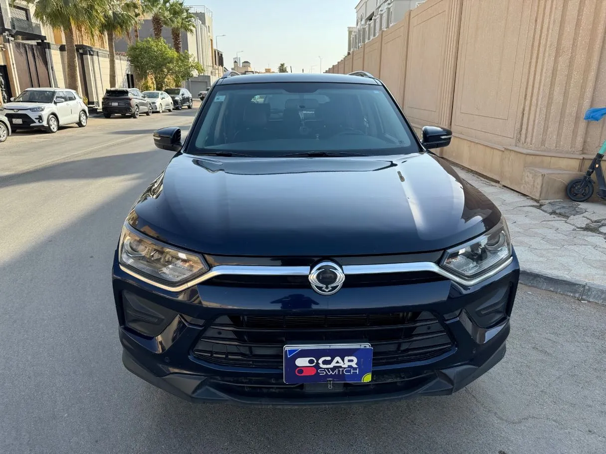 Car image 2