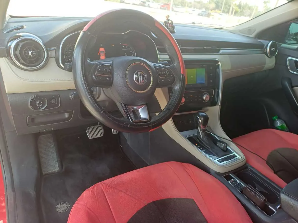 Car image 11