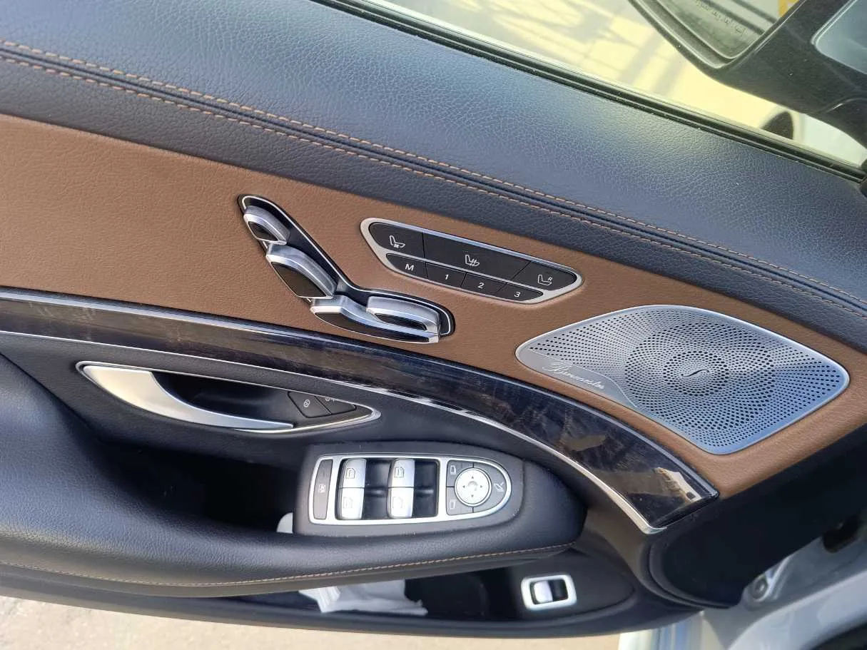 Car image 35