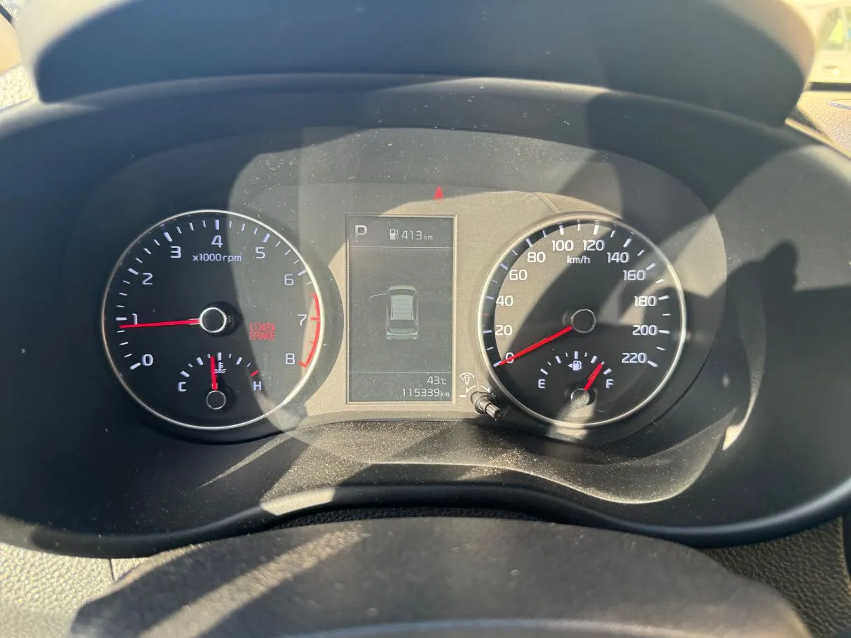 Car image 18