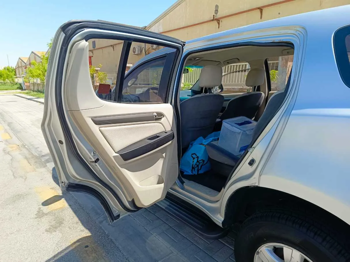 Car image 16
