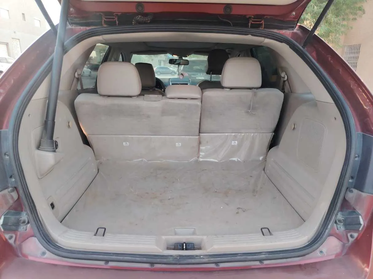 Car image 28
