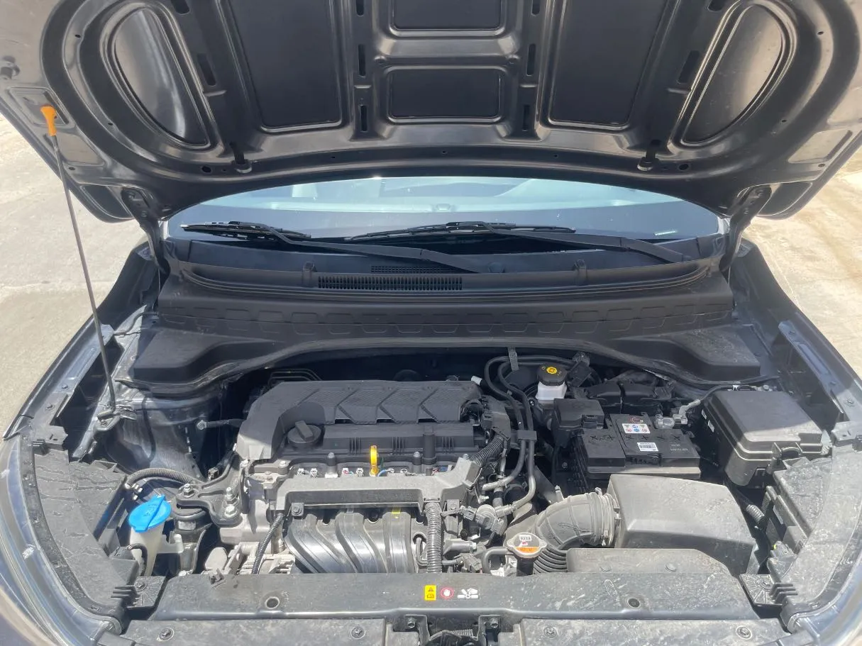 Car image 25