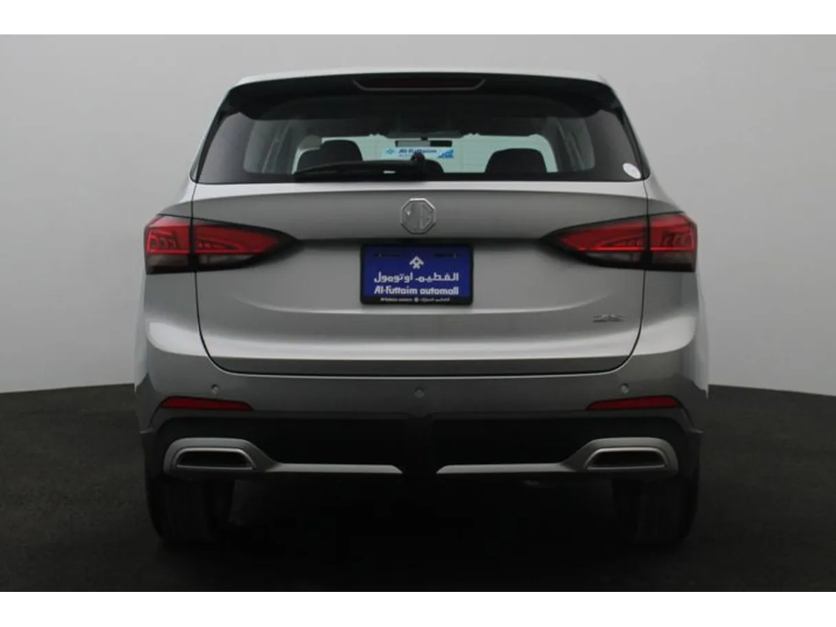 Car image 12