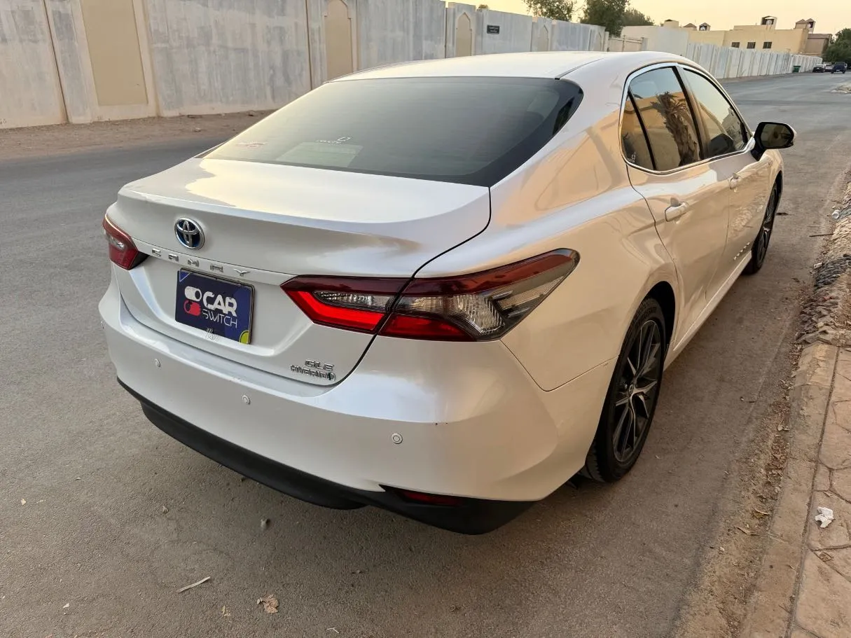 Car image 6