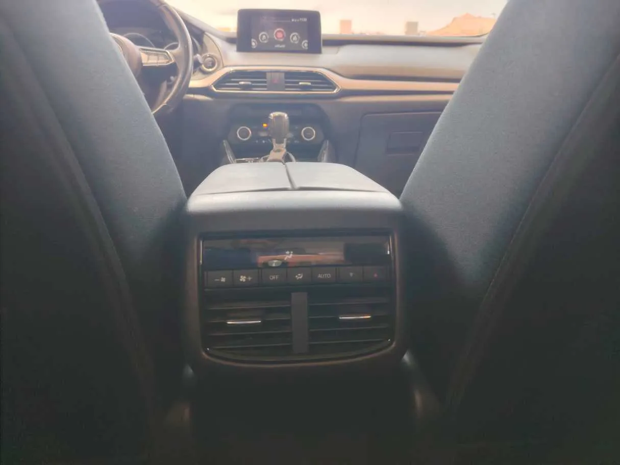 Car image 27