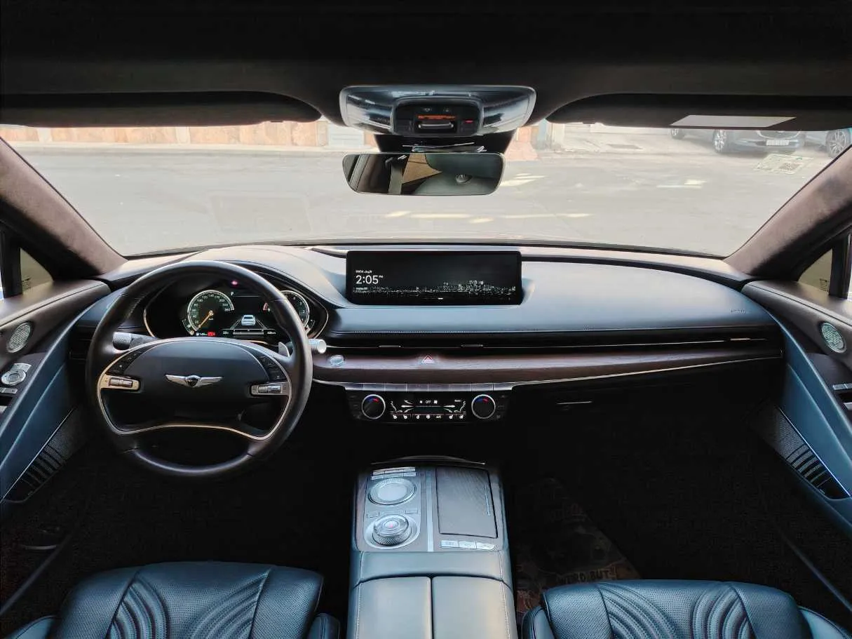 Car image 19
