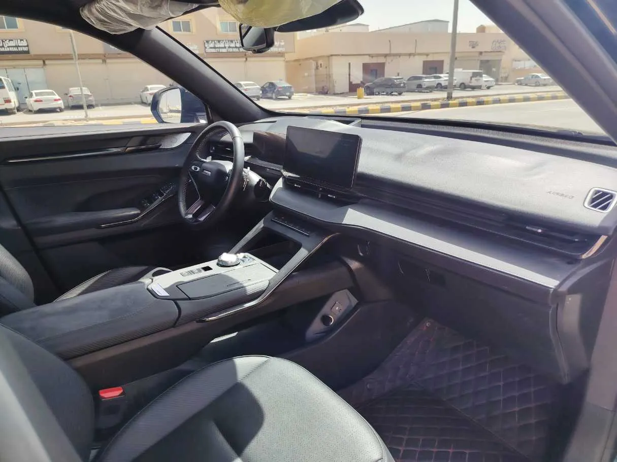 Car image 13