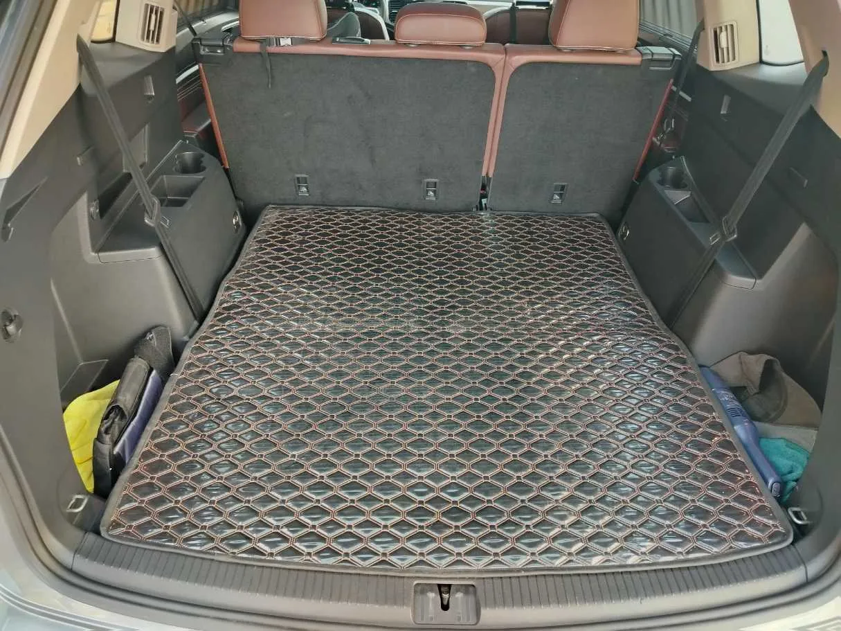 Car image 28