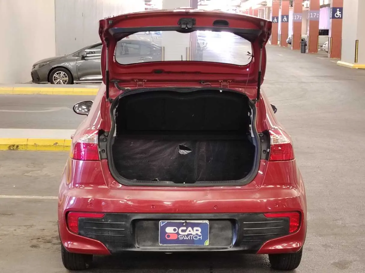 Car image 23