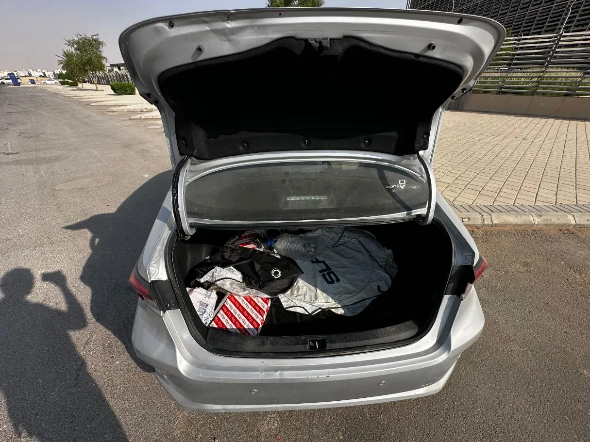 Car image 20