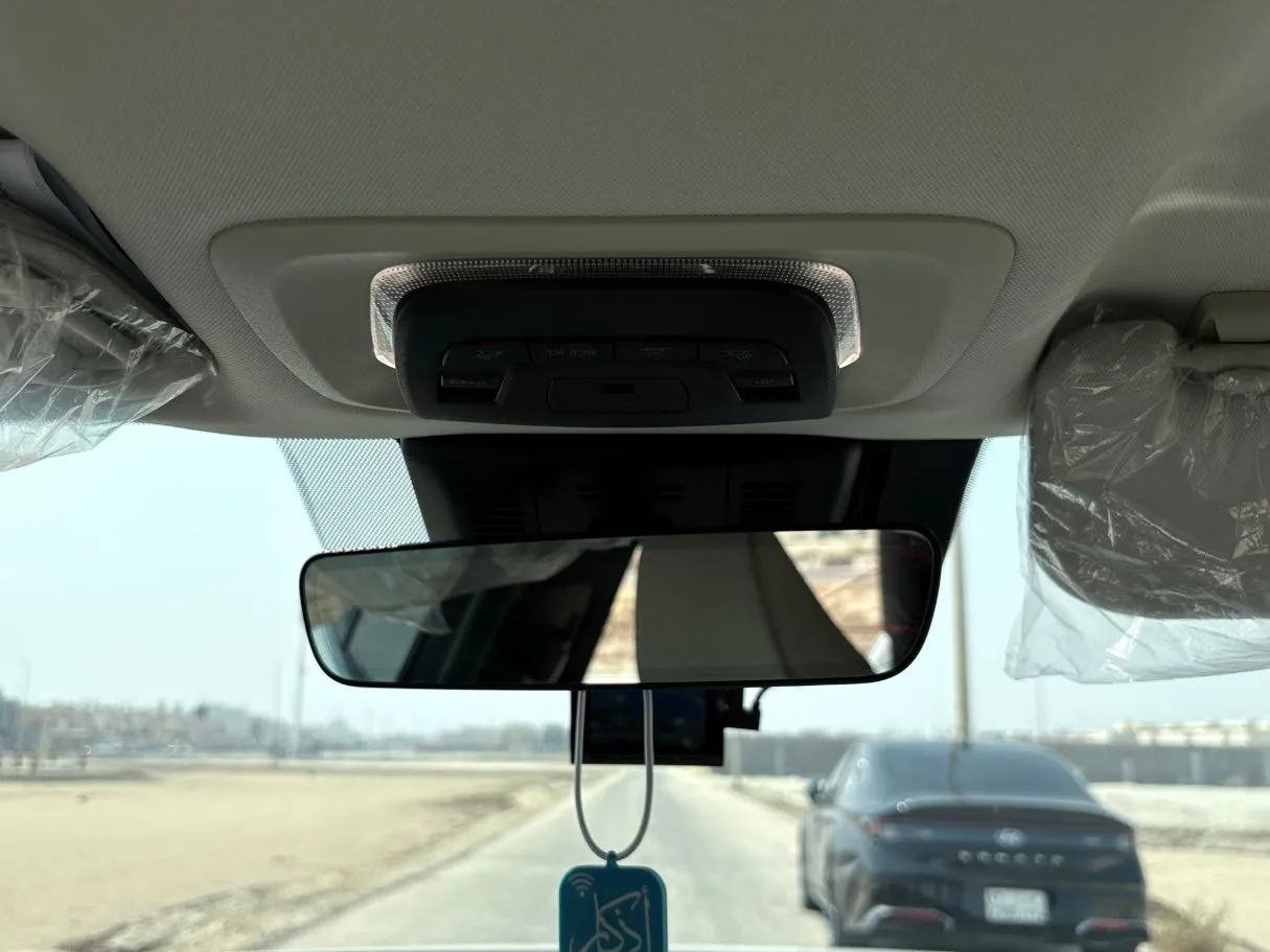 Car image 29