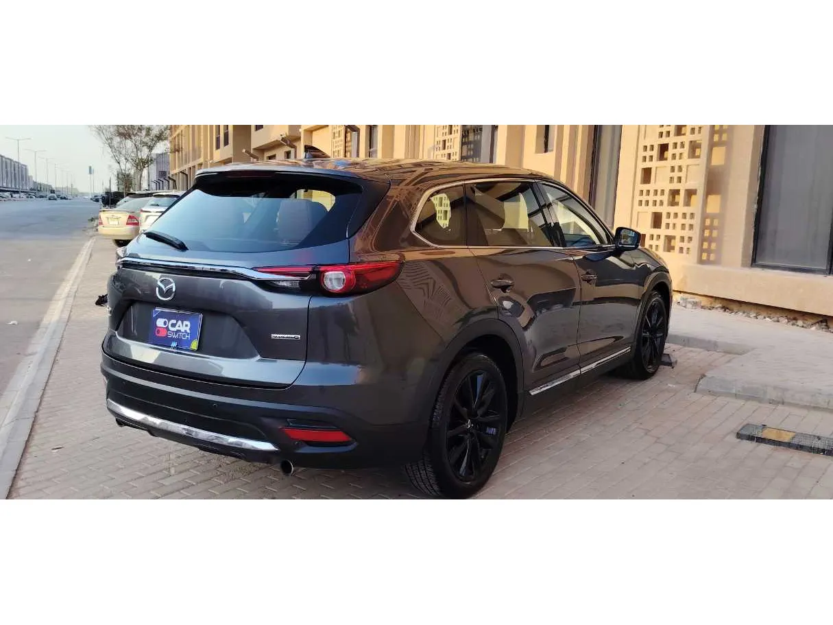 Car image 5