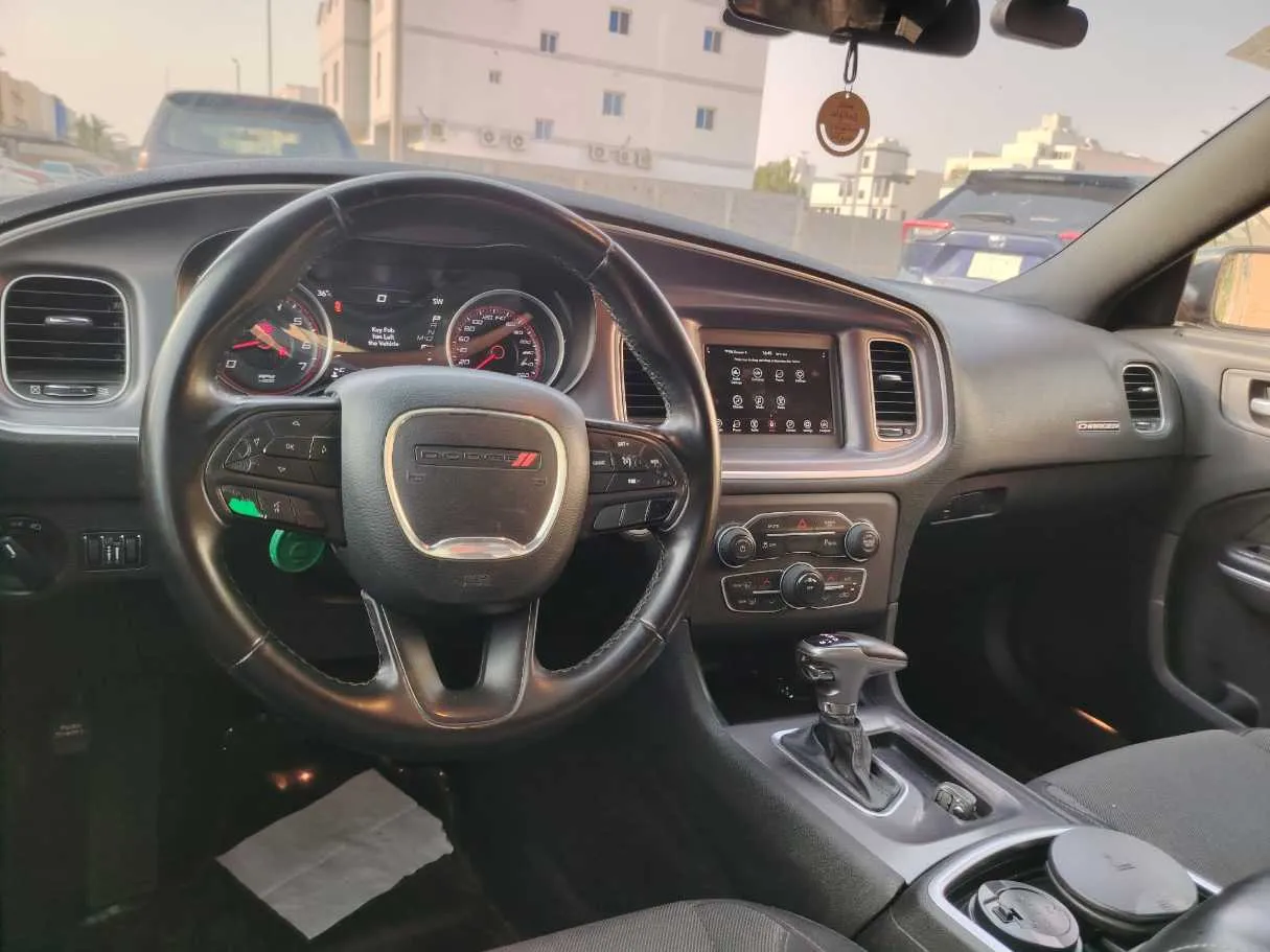 Car image 26
