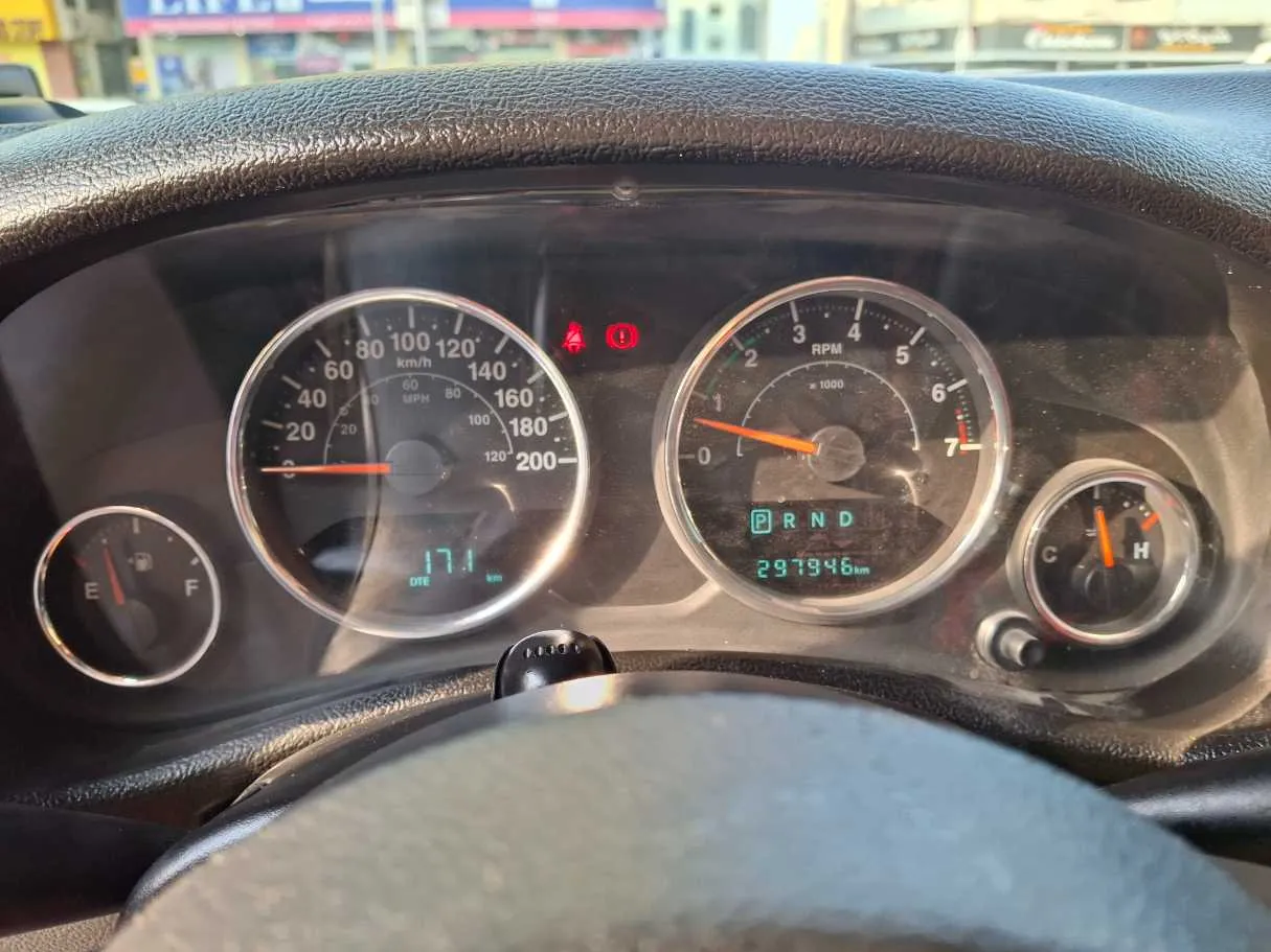 Car image 18