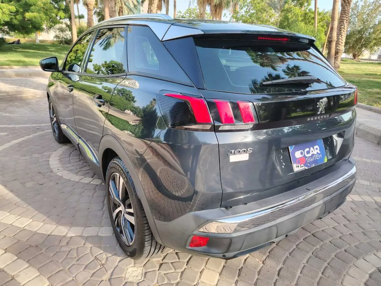 Car image 7