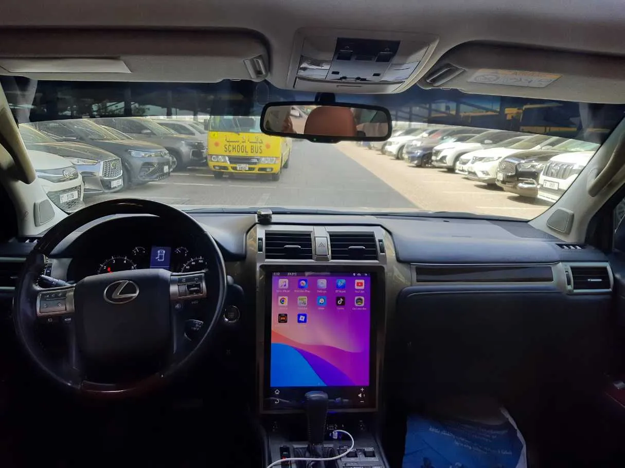 Car image 15