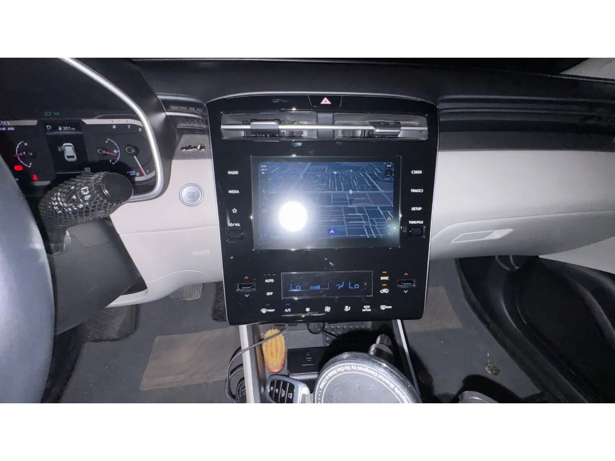 Car image 17