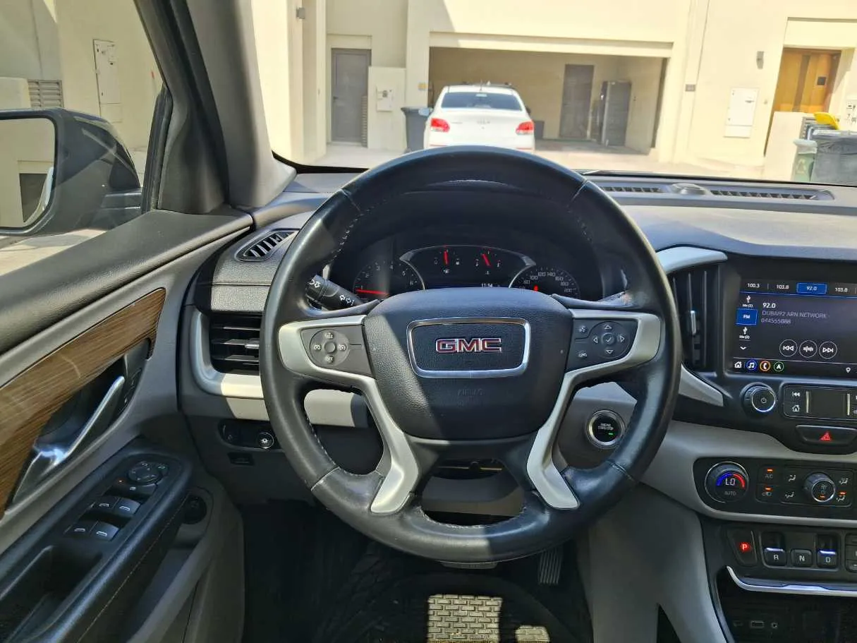 Car image 19