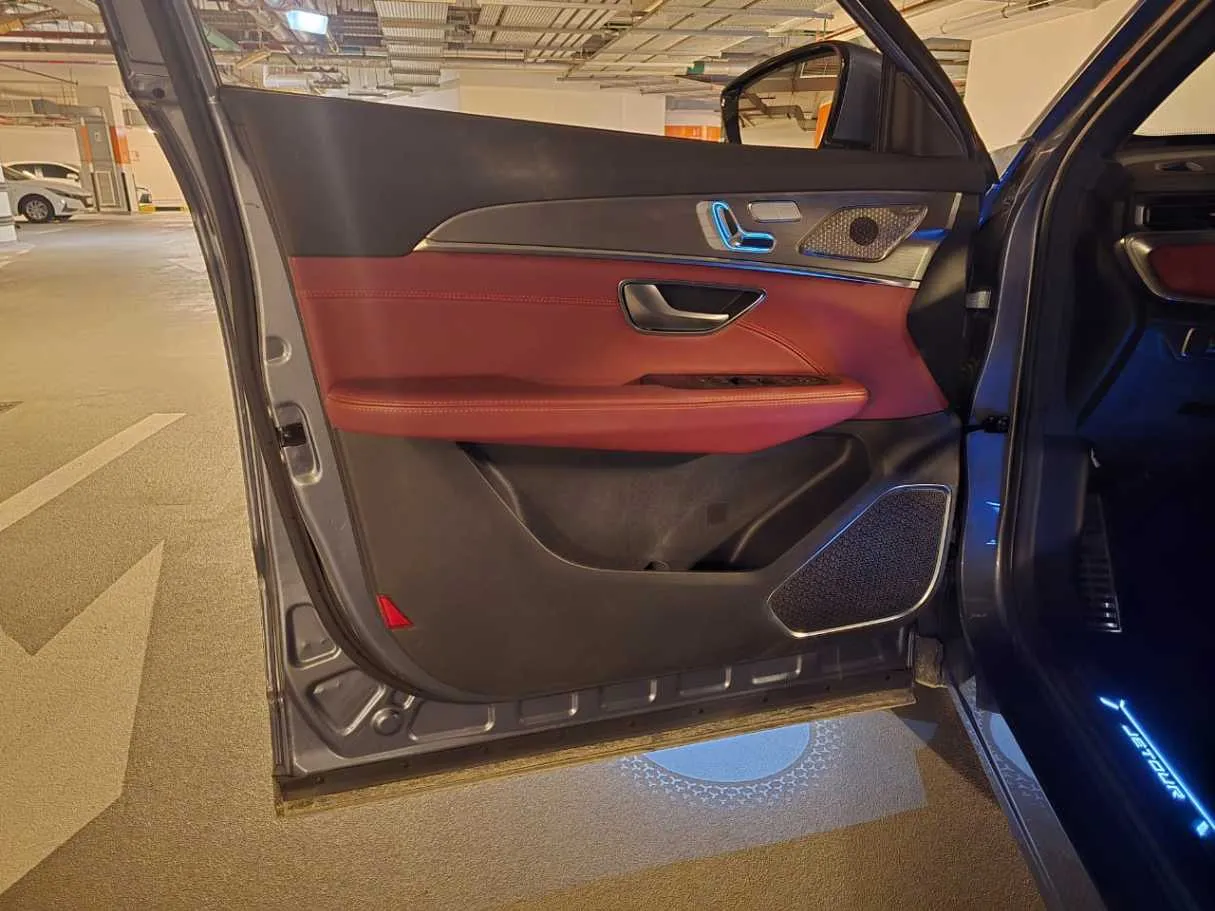 Car image 10