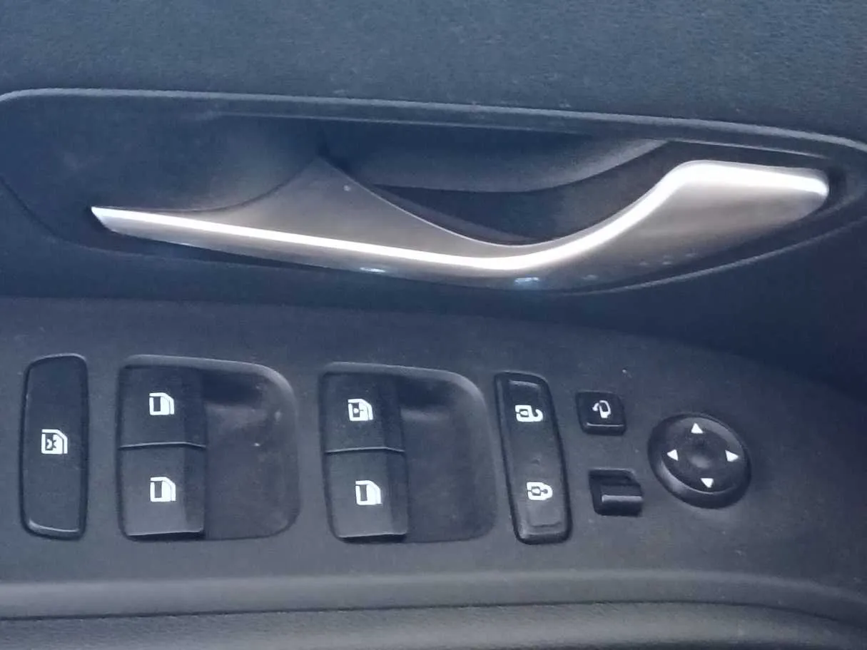 Car image 29