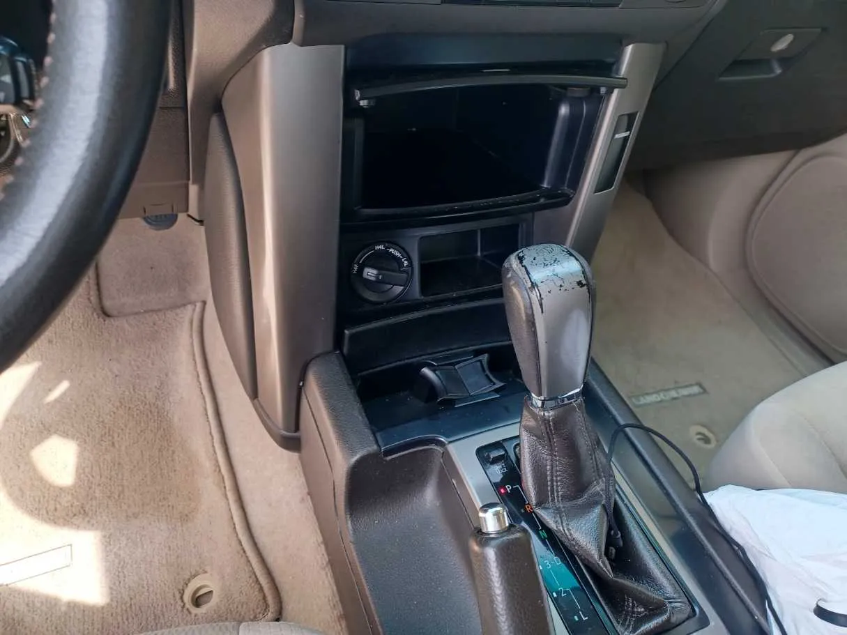 Car image 18