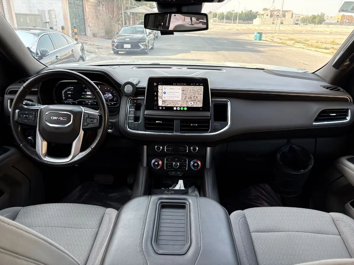 Car image 18