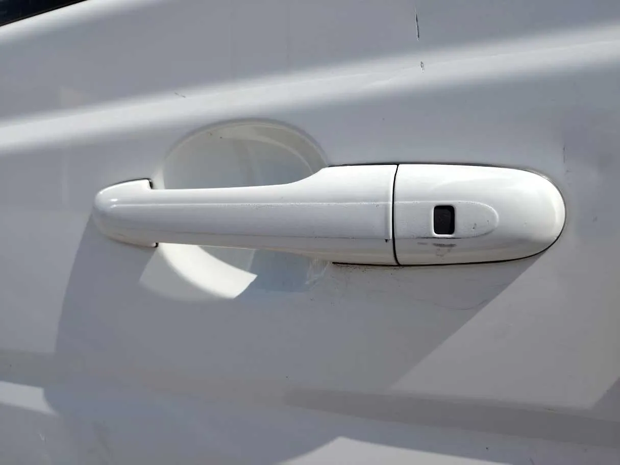 Car image 33