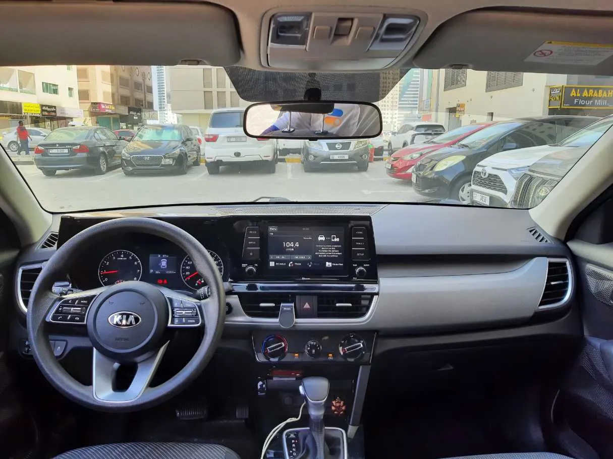 Car image 15