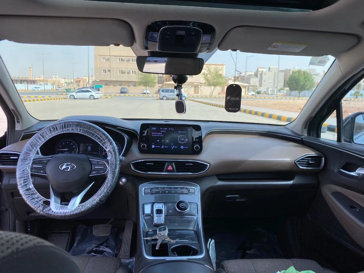 Car image 15