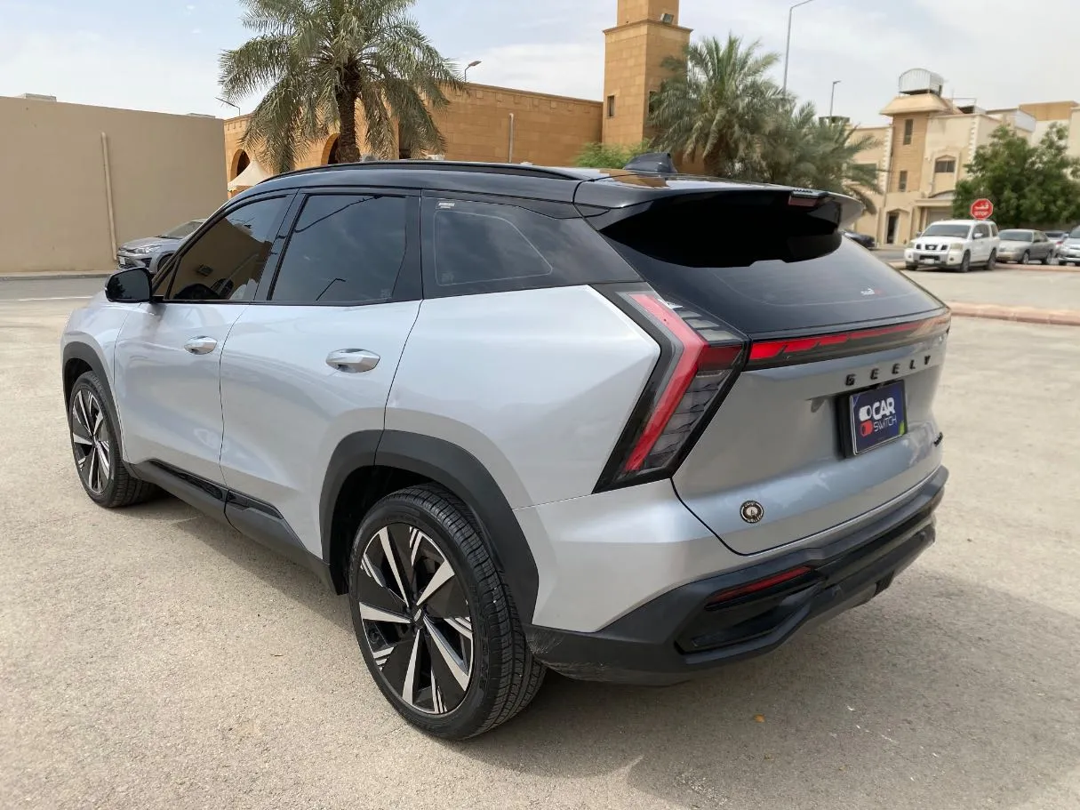 Car image 7