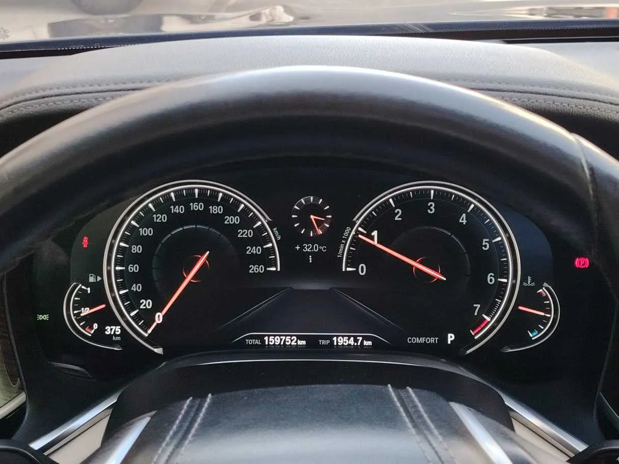 Car image 37