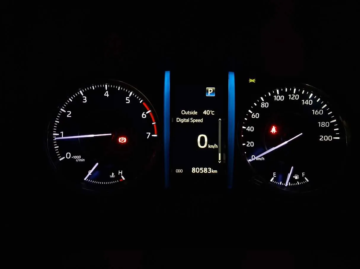 Car image 18