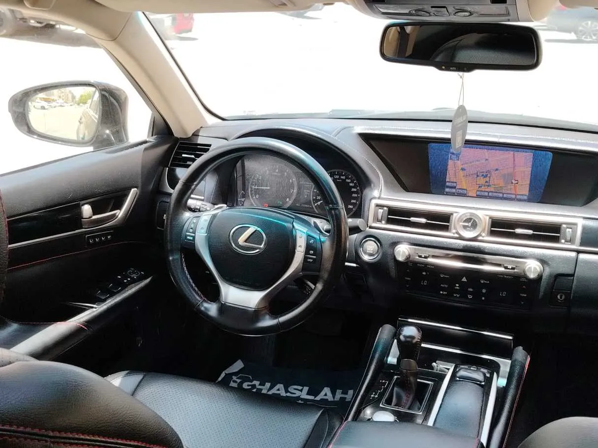 Car image 22