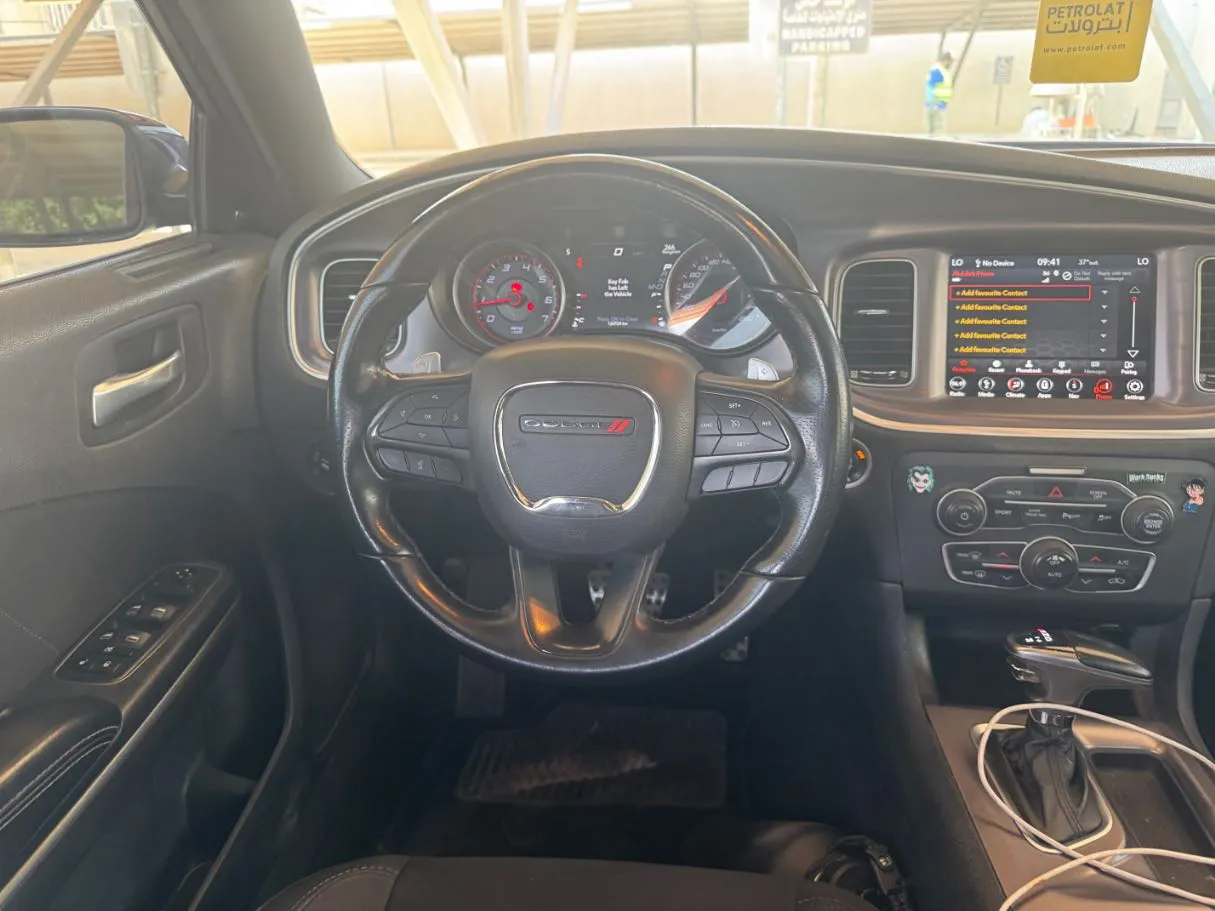Car image 18