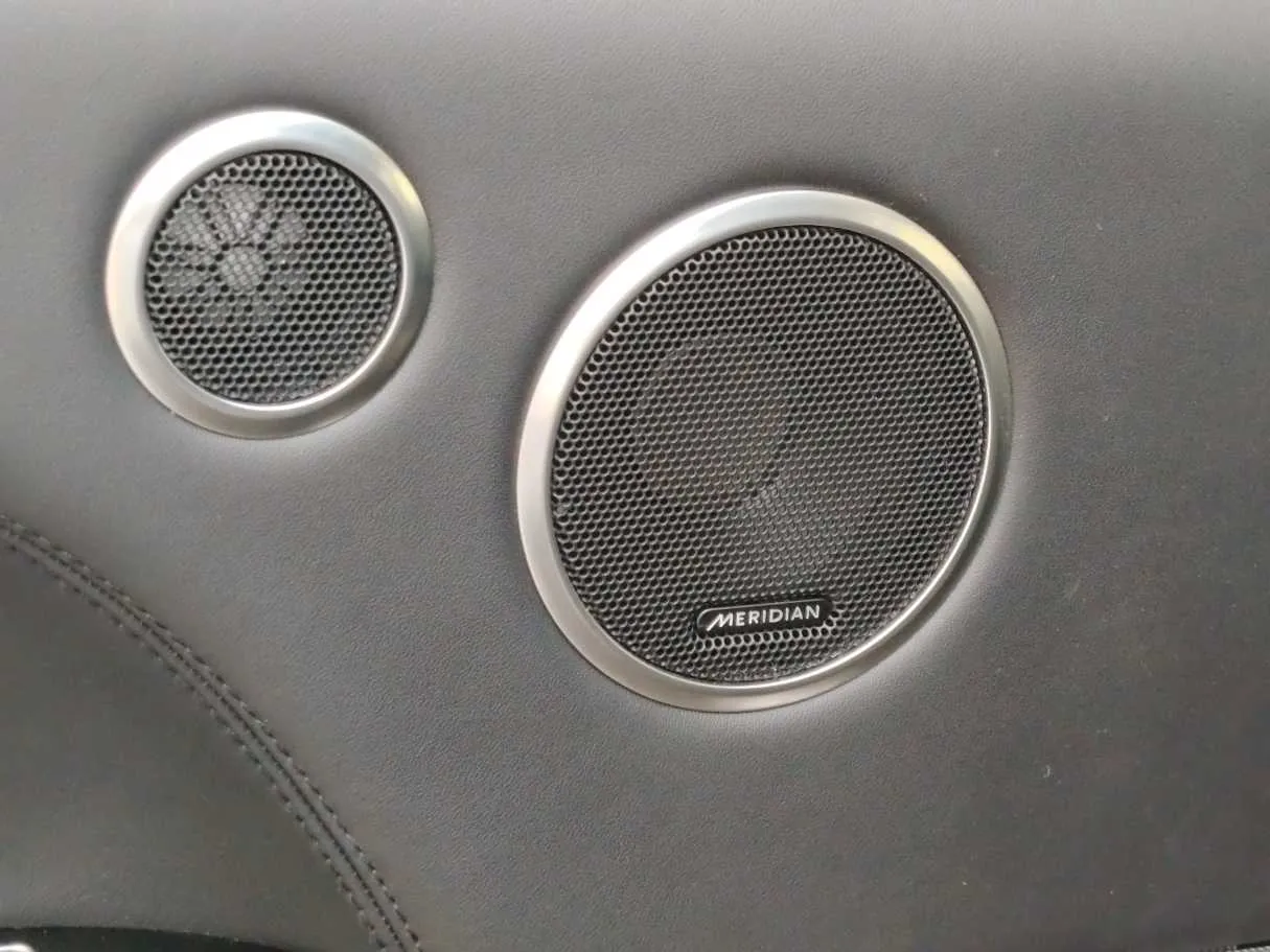Car image 34