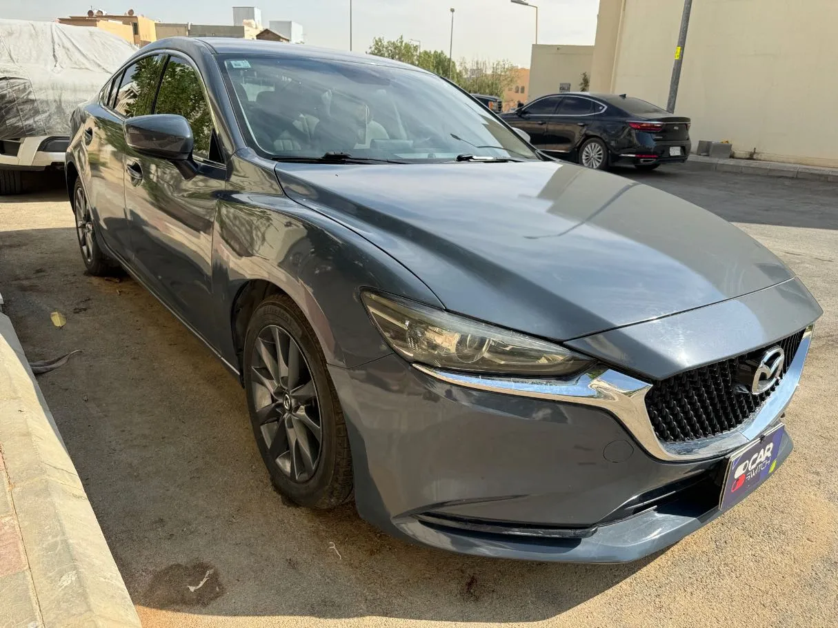 Car image 3