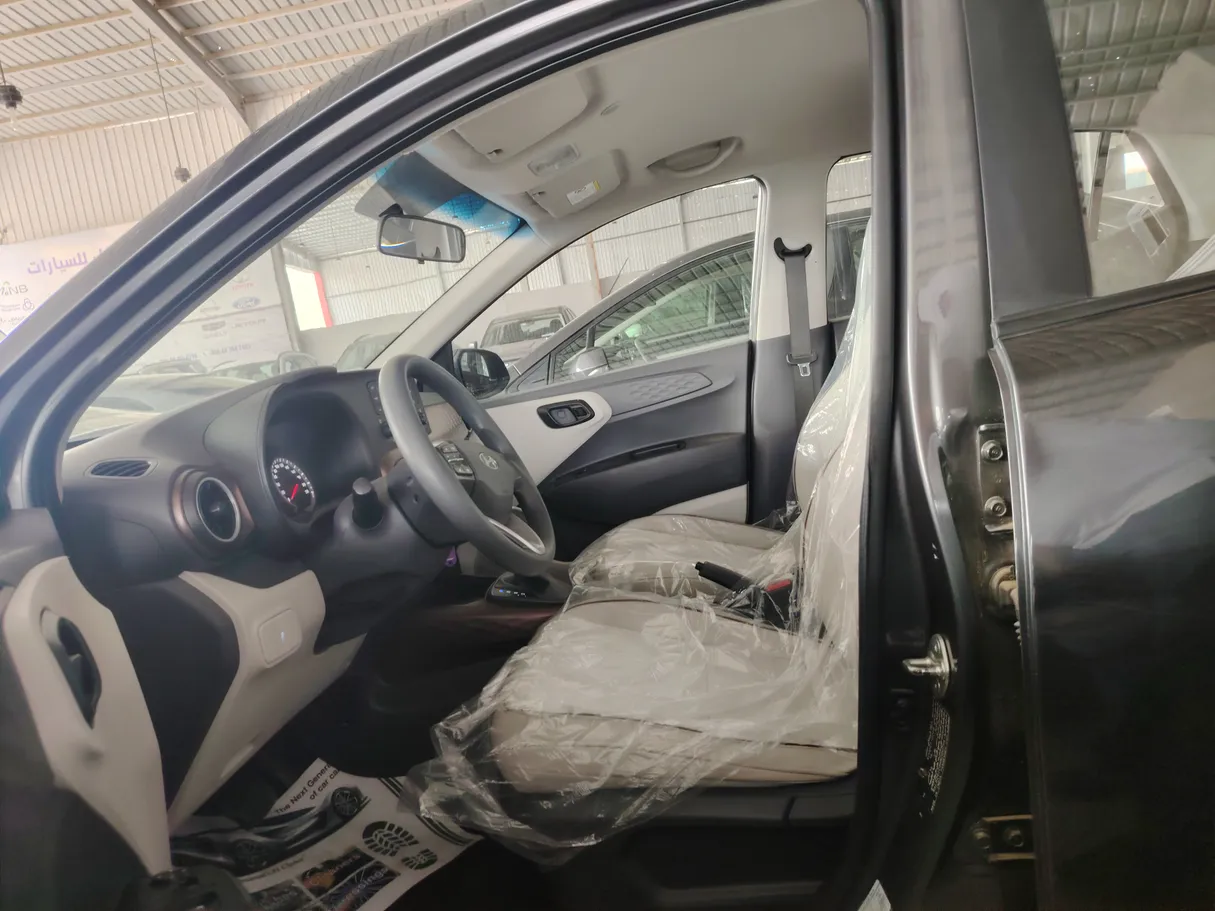 Car image 11