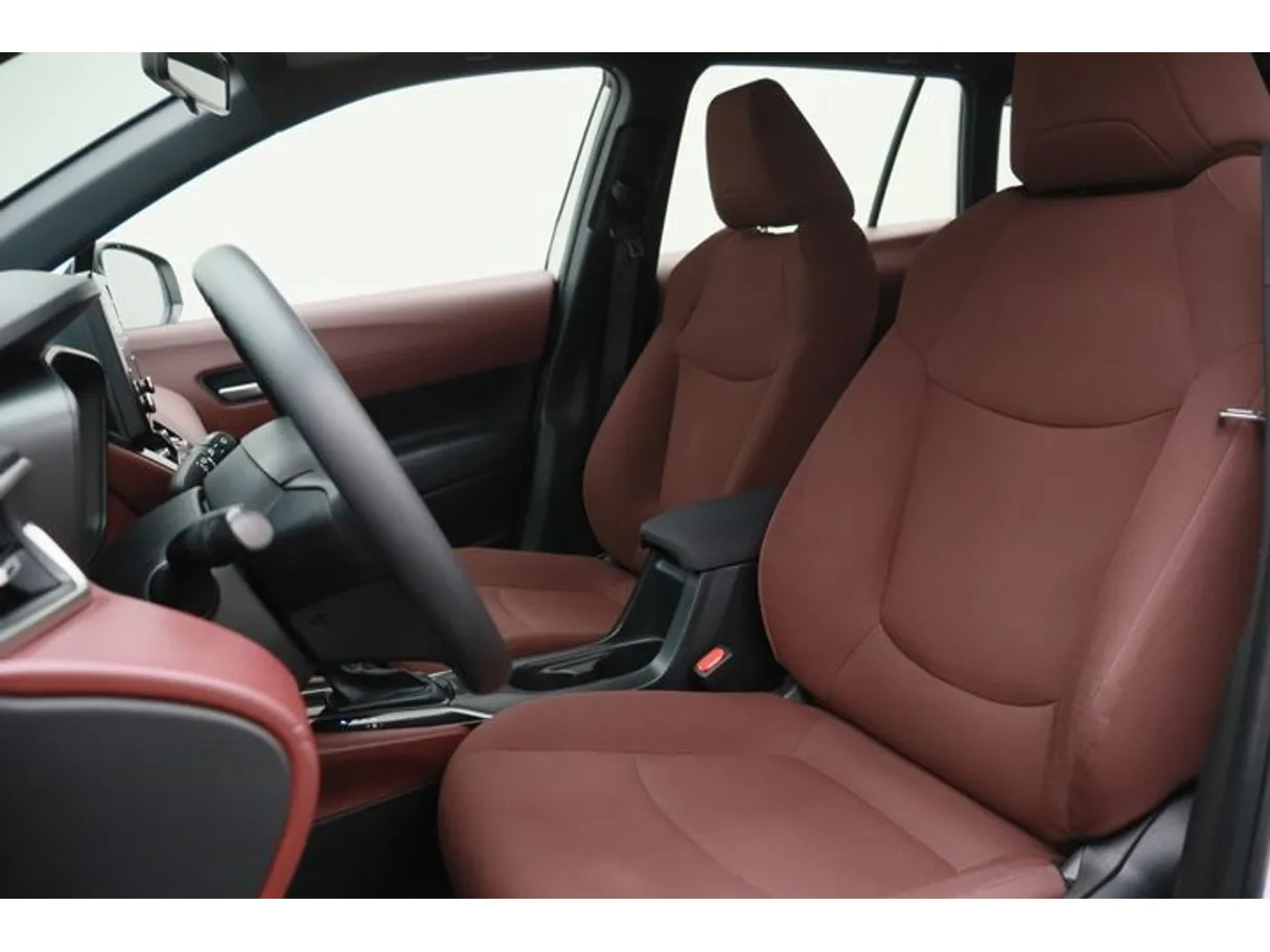 Car image 8