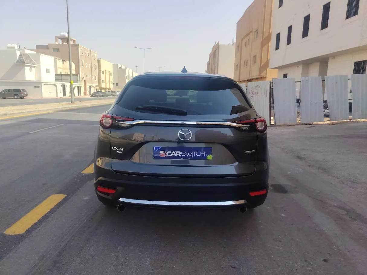 Car image 6