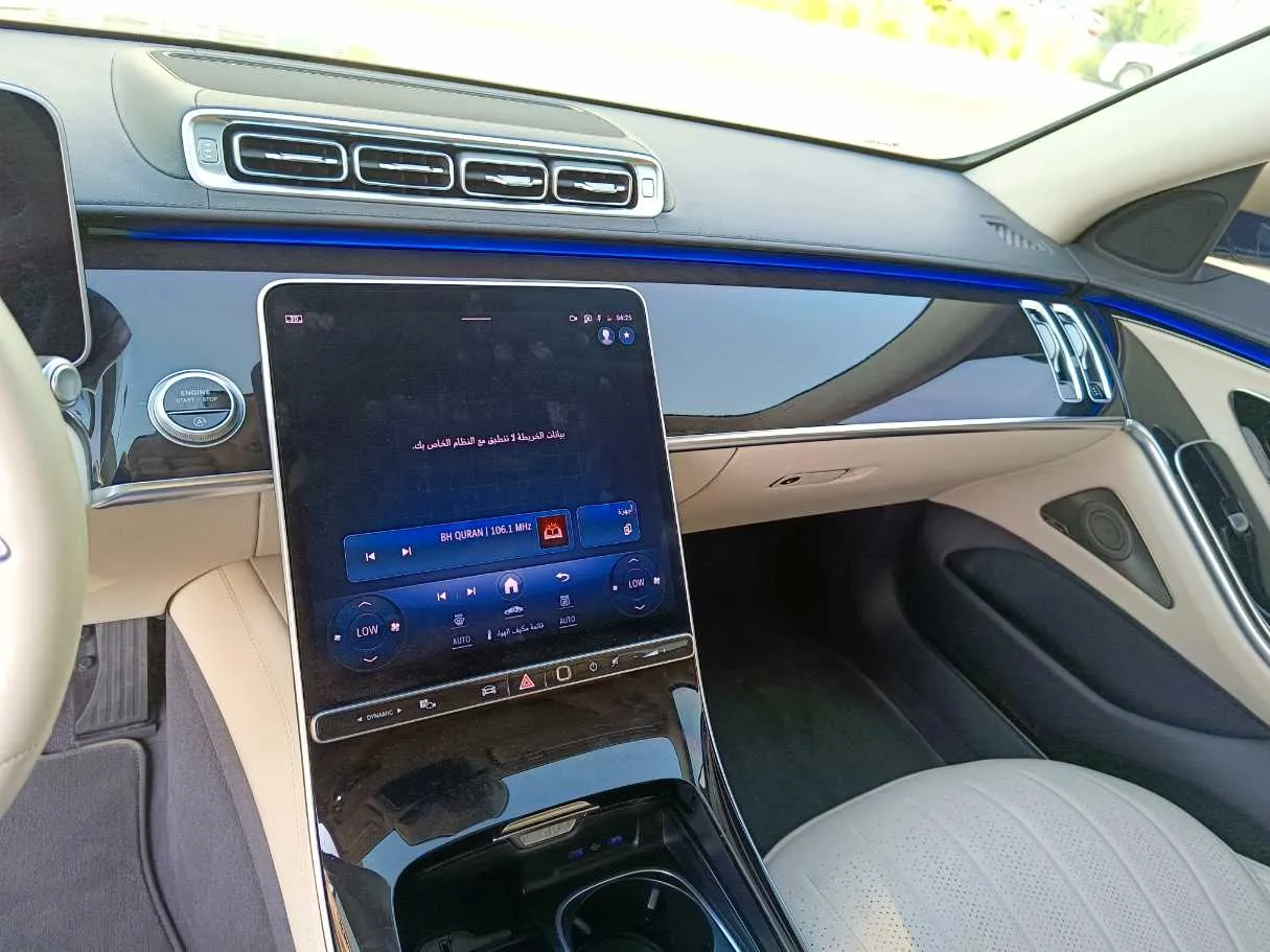 Car image 24