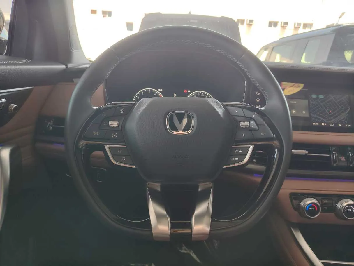 Car image 29