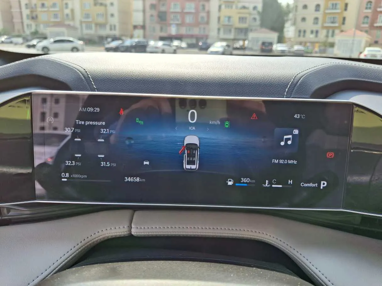 Car image 18