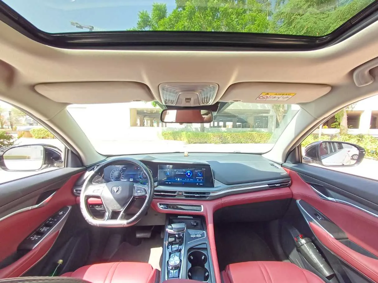 Car image 14