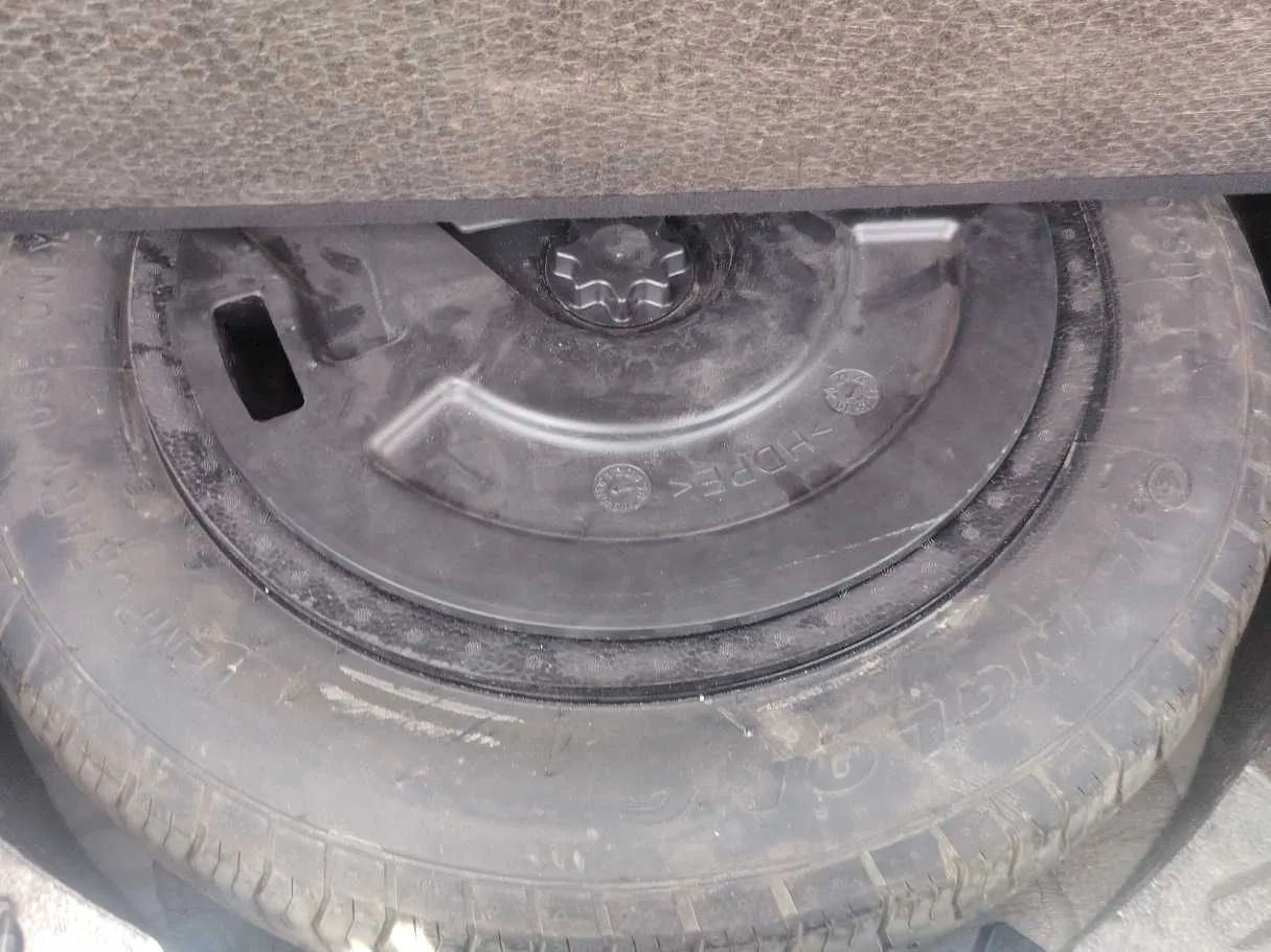 Car image 38